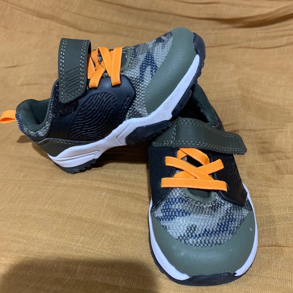 Brand new!! Toddler tennis shoes
